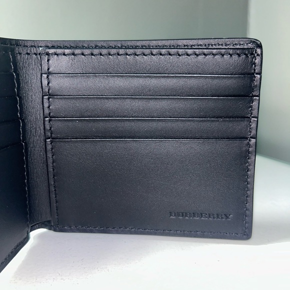 Burberry Black International Bifold Wallet w COA - Picture 4 of 10